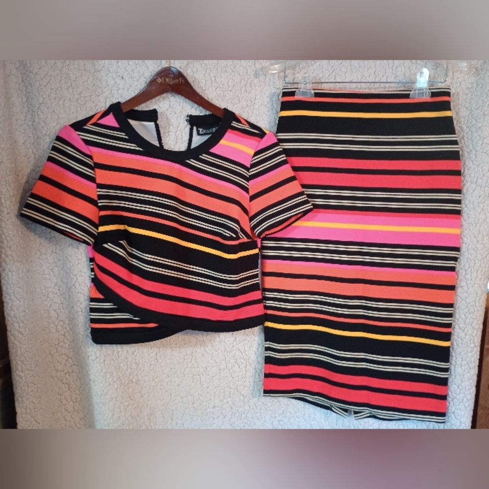 New York & Company | 7th Avenue Multi Striped 2 piece set Top And Skirt Sz XS/XS